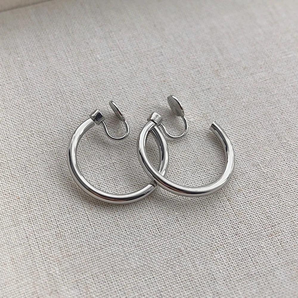 these earrings feature an innovative rotating mechanism