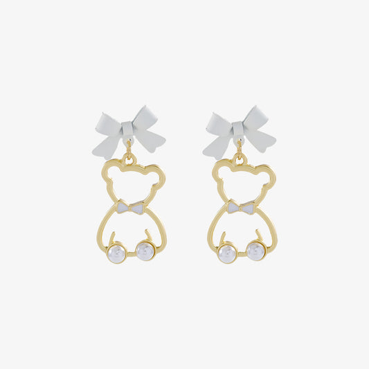 Dress up her ears with our "Bow-Tied Bear Pearl Clip-On Earrings." Featuring gold-finished bears with pretty pearl details and sweet bows, these clip-ons are perfect for young princesses.