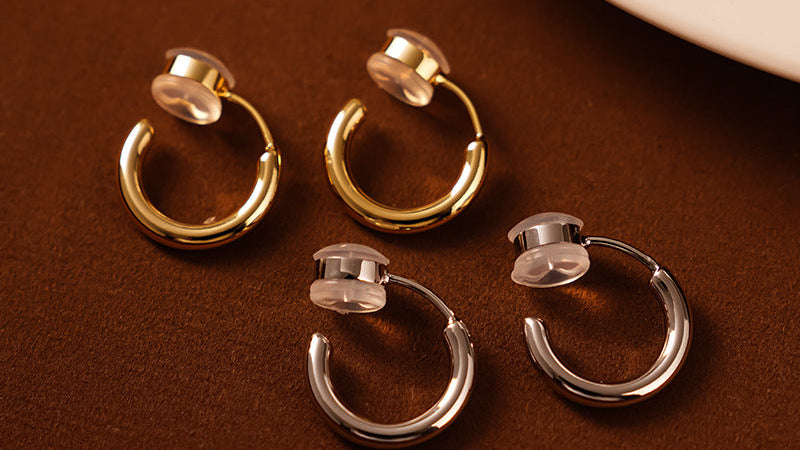 Clip-On Hoop Earrings: A Buyer's Guide to Size, Style, and Fit