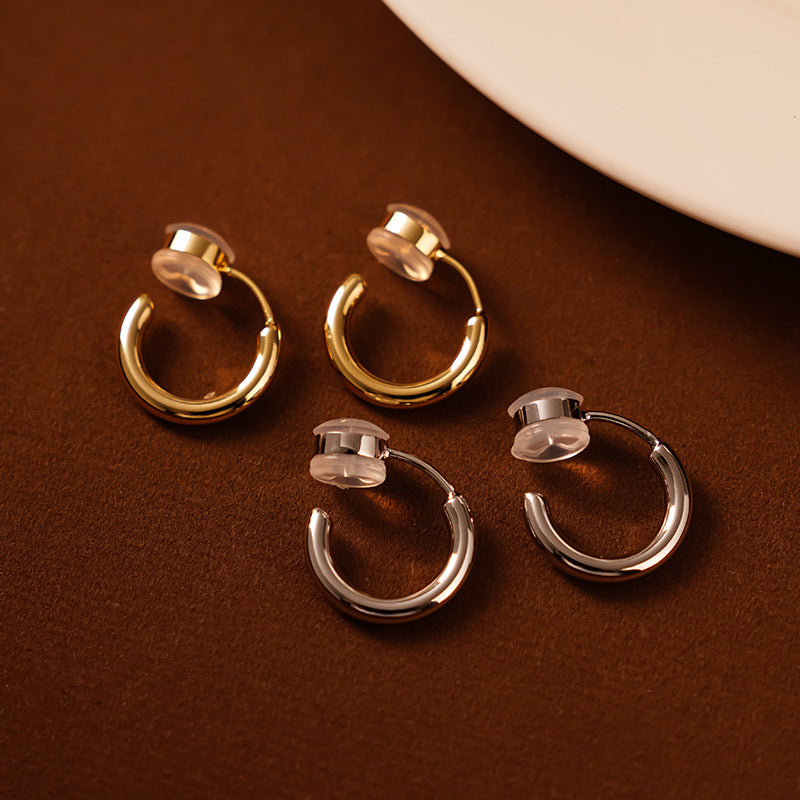 Clip-On Hoop Earrings: A Buyer's Guide to Size, Style, and Fit