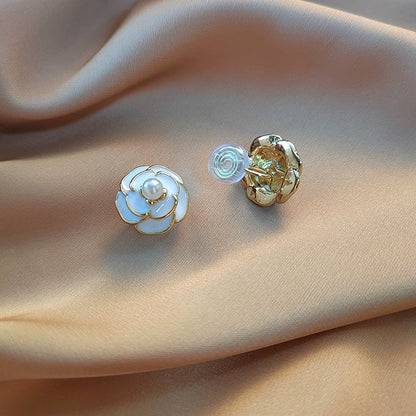 Boucles D'oreilles Clip En Émail Camélia Blanc