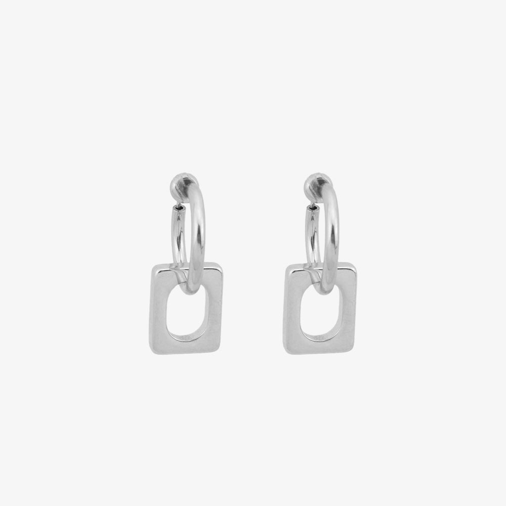 Elevate your style with these silver square clip-ons, designed for the modern fashionista who loves a minimalist aesthetic without compromising on style.