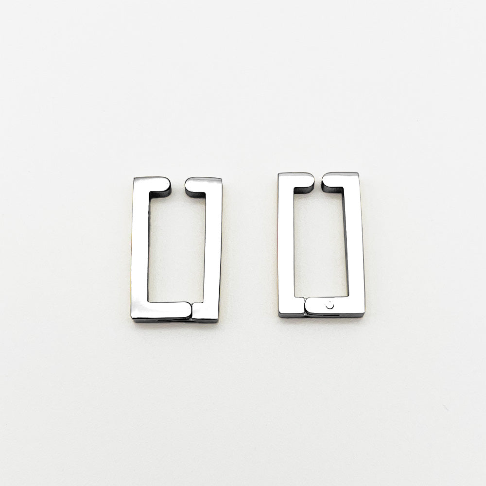 Step into style with our Rectangle Clip-On Hoop Earrings, where classic appeal meets modern geometry. These comfortable, clip-on hoops offer a unique, edgy complement to both casual looks and formal ensembles.