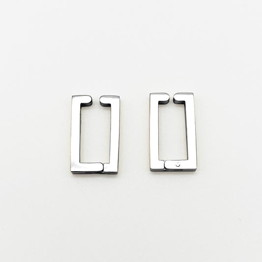 Step into style with our Rectangle Clip-On Hoop Earrings, where classic appeal meets modern geometry. These comfortable, clip-on hoops offer a unique, edgy complement to both casual looks and formal ensembles.