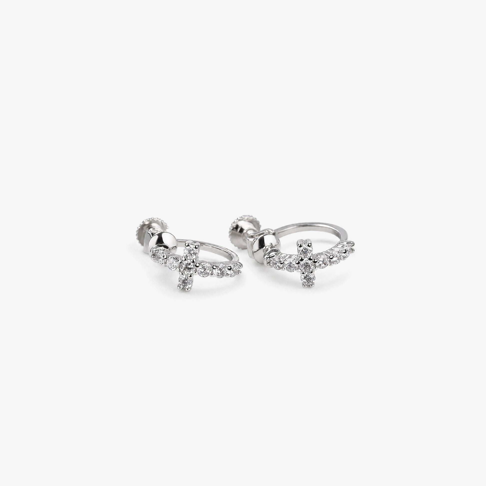 Boucles d'oreilles à clip en forme de croix avec zircon argenté